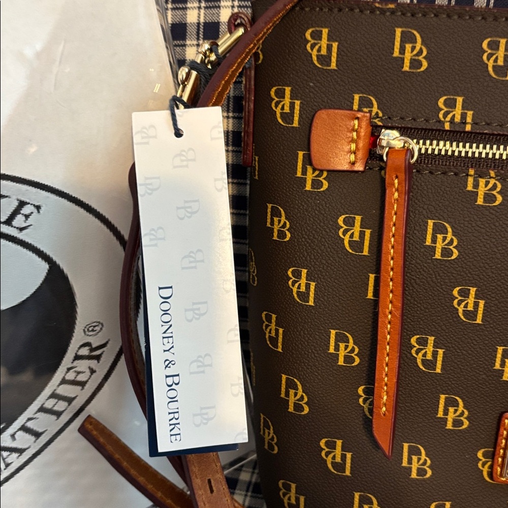 Dooney & Bourke small Gretta Black and Brown Crossbody Bag - Picture 3 of 10